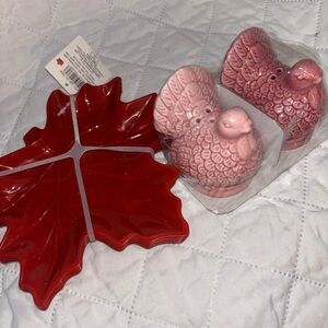 Pink and red turkey salt & pepper shaker set with 4 leaves tray set